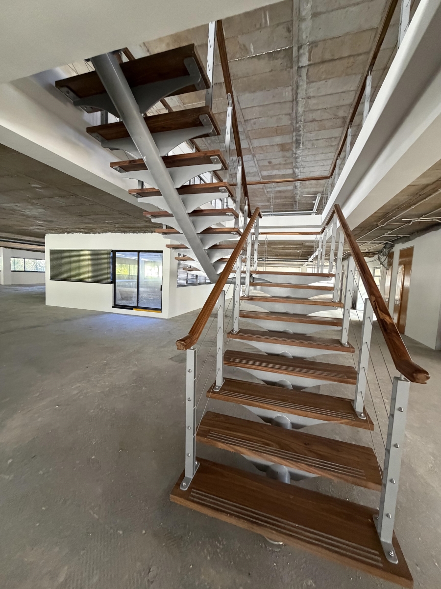 To Let Commercial Property for Rent in Mowbray Western Cape